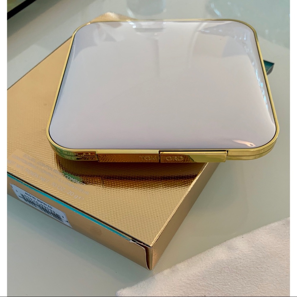 Tom Ford Soleil Contouring Compact 🌟 - Picture 4 of 7